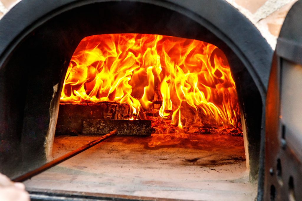 how-to-light-your-wood-fired-pizza-oven
