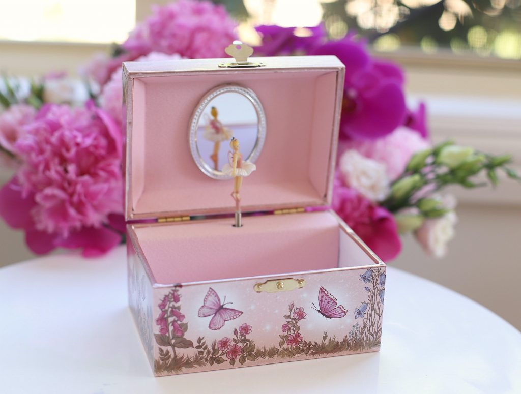 Music boxes have been used and loved for decades, and they are heartfelt gifts that can never go out of style. They are frequently given to a loved one, a parent, or other family members.