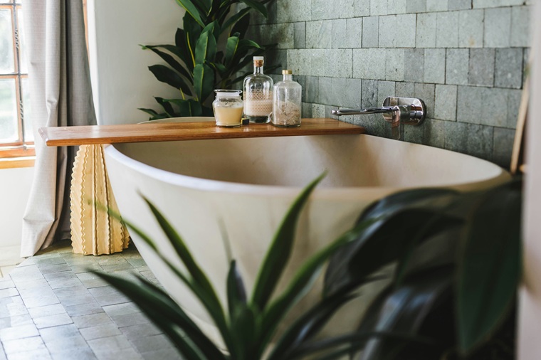 aesthetic bathroom with plants